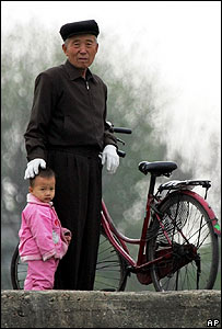 دو تن از اهالی کره شمالی 