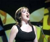 Catrin Evans o Lanerfyl, enillydd yr Unawd Sioe Gerdd dan 25.  Hi, hefyd, enillodd Ysgoloriaeth Goffa Wilbert Lloyd Roberts