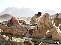 سرباز آمريکايی در حال استراحت (عکس از آرشيو)