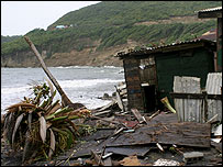 Estragos em Granada causados pelo furacão Ivan