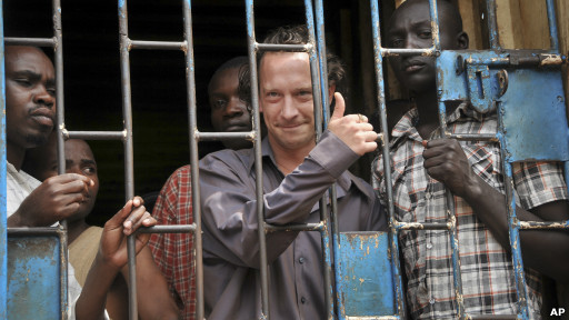 Produser drama asal Inggris, David Cecil, ditangkap di Uganda.