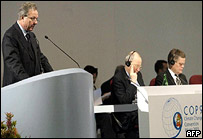 Altero Matteoli, ministro italiano do Meio Ambiente (à esq.)