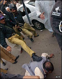 سرکوب اعتراض ها در پاکستان