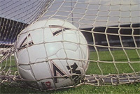 Pêl-droed mewn rhwyd