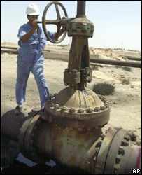 Iraklı petrol işçisi