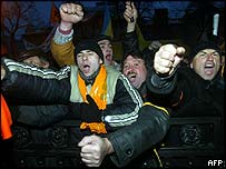 Dân chúng trên đường phố Kiev