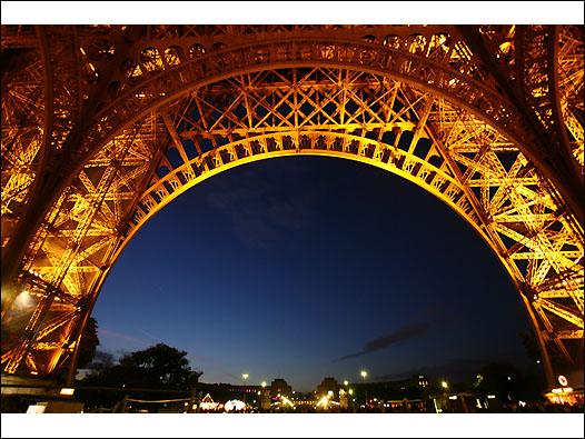 在下一集，我们将参观巴黎最著名的两座展览馆—罗浮宫和庞比度中心。