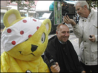 Dougie Weake having his head shaved for CiN