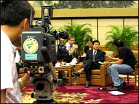 ग्वांगदोंग के गवर्नर का इंटरव्यू