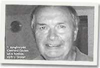 Y Cynghorydd Cennard Davies, un o hoelion wyth y Gloran