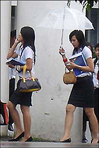 Nữ sinh viên ở Thái Lan, hình minh họa