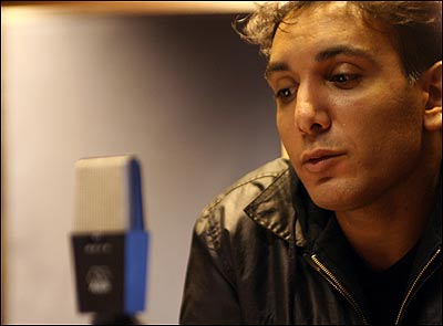 شادمهر در استودیو