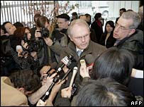 secretário de Estado adjunto dos EUA, Christopher Hill, em entrevista a repórteres em Nova York