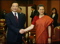   وین جیا باؤ اور کانگریس رہنما سونیا گاندھی