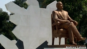 Heydər Əliyevin heykəli