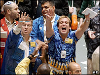 Các nhân viên tại một sàn giao dịch