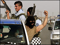 Maaden'de devriye gezen polis 