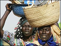 दारफ़ुर की शरणार्थी महिलाएँ