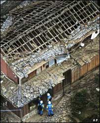 prédios danificados pelo terremoto