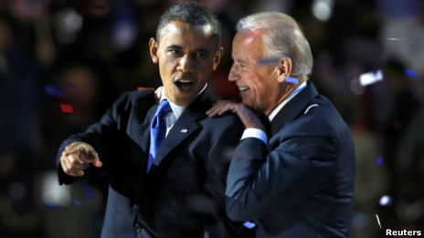 奧巴馬獲勝連任後與副總統拜登在一起（06/11/2012）