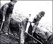 Irish navvies [pic: M'cr Ship Canal Co.]