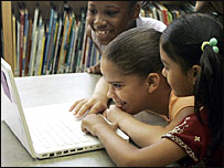 अमरीकी स्कूल में बच्चे