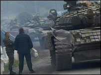 Güney Osetya'daki Rus tankları