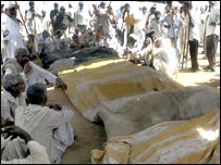 मृतक गूजरों के शव