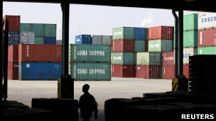 上海港一角的集装箱堆(13/11/2012)