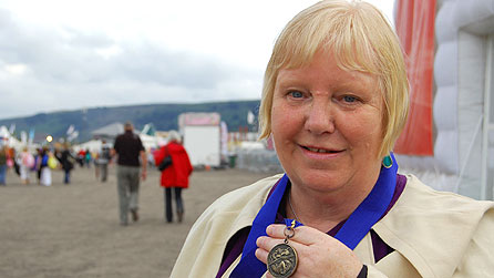 Grace Roberts ar faes Blaenau Gwent