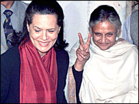 शीला दीक्षित और सोनिया गांधी