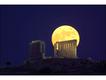 Solstice Full Moon Rising at Sounion (Foto: © Anthony Ayiomamitis)