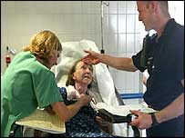 Idosa é hospitalizada durante onda de calor