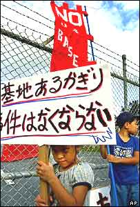 Protesto contra tropas dos EUA no Japão