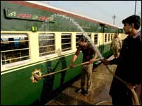   ریل اور سڑک کے راستے بحال کرنے پر غور ہو گا