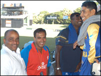 روی، روبن سنگھ اور چمندا واس کے ساتھ