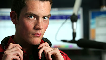 Abbas Farid pencampwr Keepie Uppies y byd