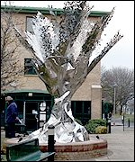 Simon Packard's sculpture, Shenzhou