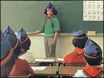 دانش آموزان دختر در یک کورس پیشاهنگی در کابل