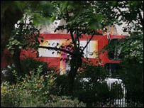 Ônibus destruído em explosão em Londres