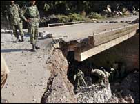 زلزلے سے ٹوٹی ہوئی ٹکڑے