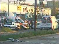 दो फ़लस्तीनी हमलावरों ने ख़ुद को बम से उड़ा लिया