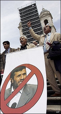 تظاهرات علیه محمود احمدی نژاد در رم