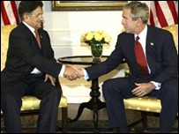 صدر بش اور پرویز مشرف فائل فوٹو