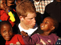 哈里王子与他的救助对象波特西