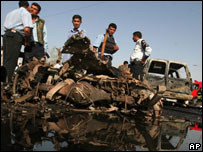 Cena de duas das explosões desta quarta em Bagdá