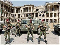 ISAF'a mensup askerler