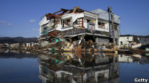 Kerusakan akibat tsunami Jepang