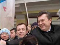 Віктор Янукович після виборів на демонстрації в його підтримку. Фото УНІАН