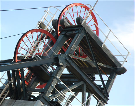 Pit wheel at National Coal Mining Museumx 